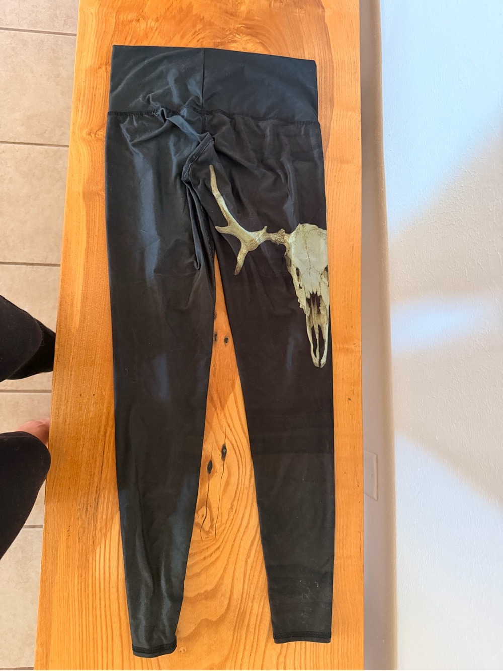 teeki Black Leggings with Cream Skull Graphic